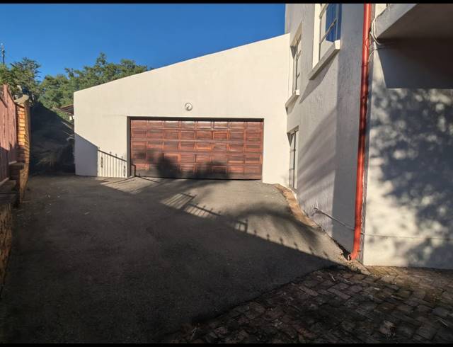 4 BEDROOM HOUSE FOR SALE IN OVERKRUIN